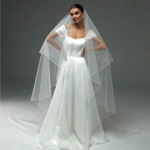 Pencil Edge Veil with Blusher